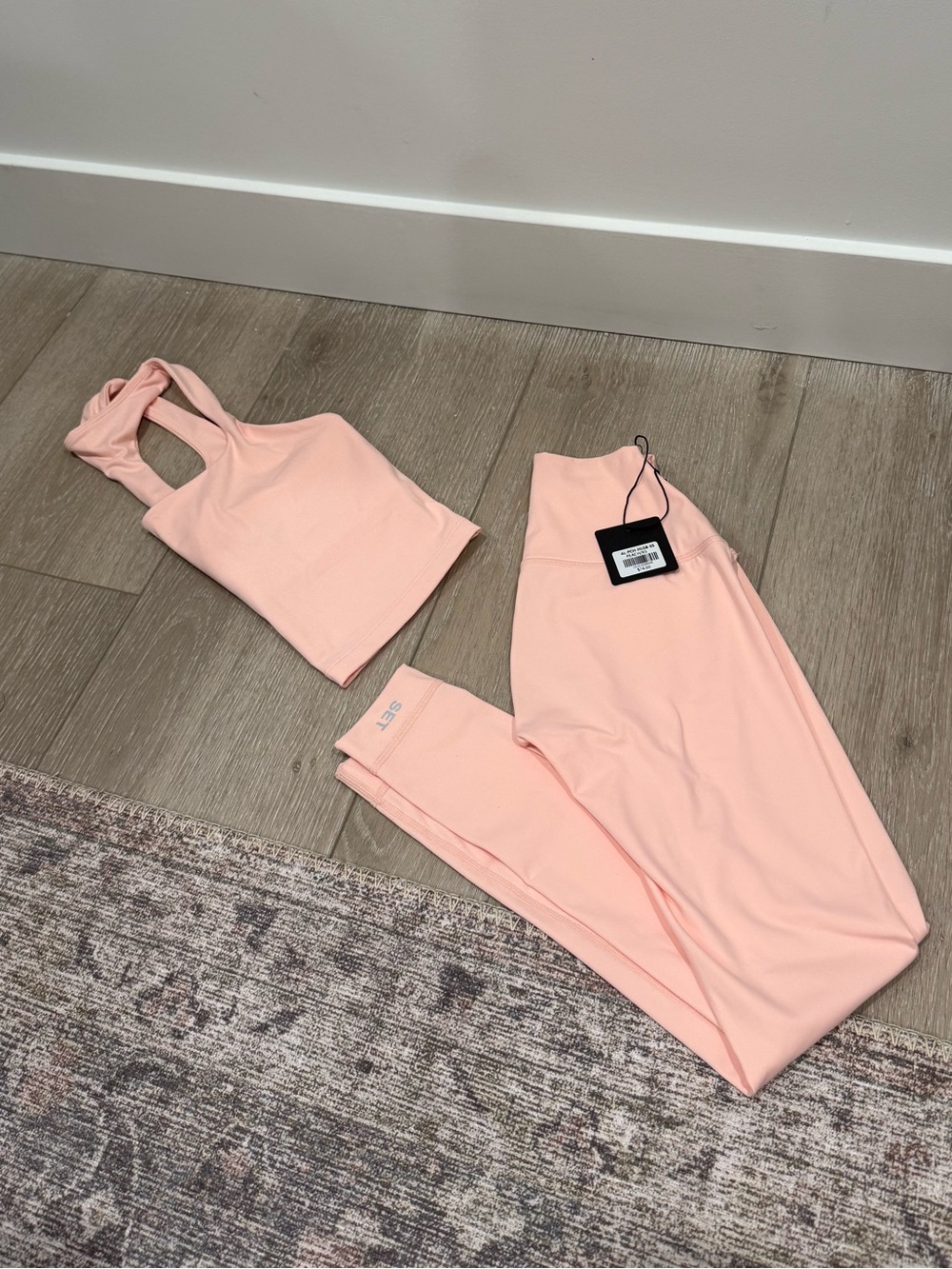 Set Active AirLuxe Set Peach NWT